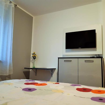 Bright & Cozy Pula Apartamento Exterior foto