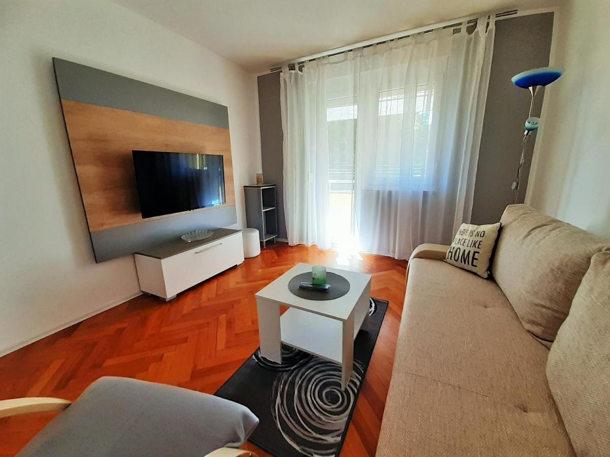 Bright & Cozy Pula Apartamento Exterior foto